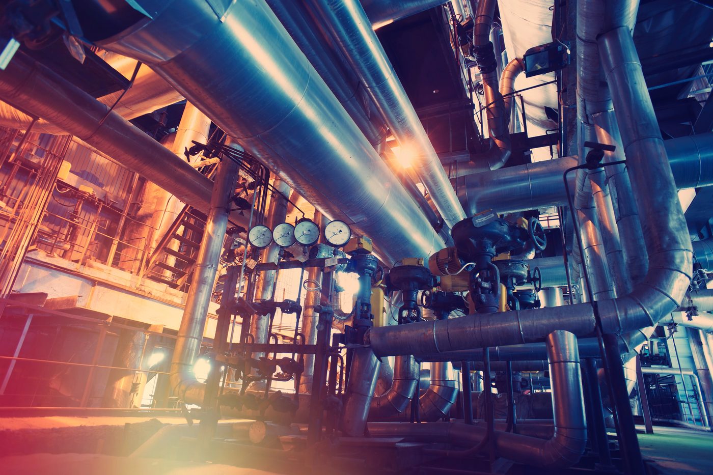 Potrubí a měřicí přístroje v průmyslové technologii